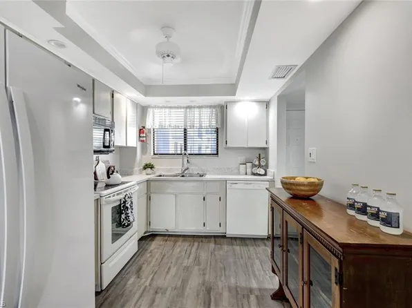 2121 COLLIER AV #215, Fort Myers, FL 33901