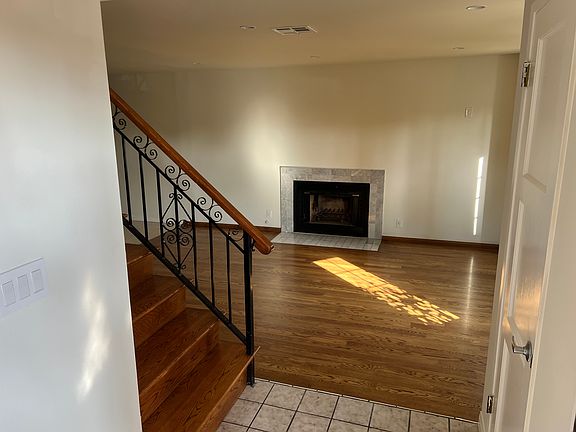 3rd image of 4104 Beethoven St