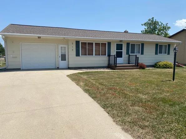 910 E 6th St, Webster, SD 57274
