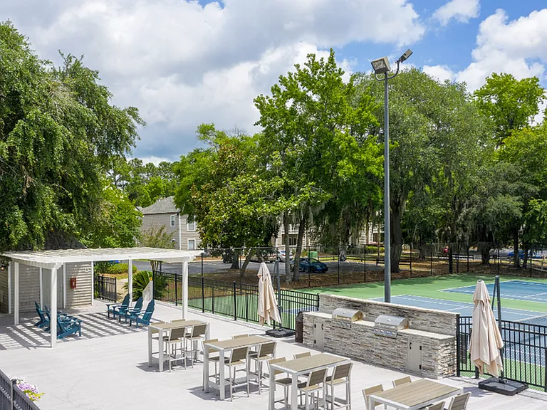 BBQ/Picnic Area & Tennis Courts