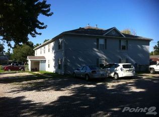 324 Hickory St APT 4, Carlinville, IL