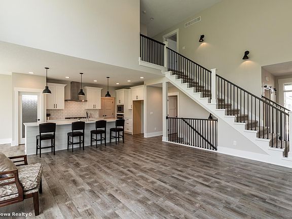 5th image of 10124 Hidden Valley Dr