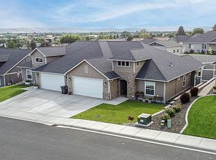 212 N 89th Ave, Yakima, WA 98908