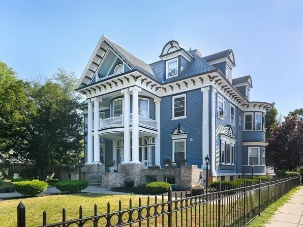 38 Pleasant St APT 2, Dorchester, MA 02125