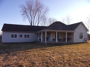 265 E Patterson Rd, Carrollton, IL 62082