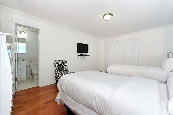 Rented by Eisenberg Exclusives | media 26