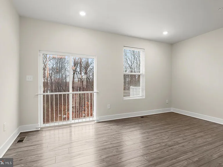 304 Sweetbay Rd — Photo 17