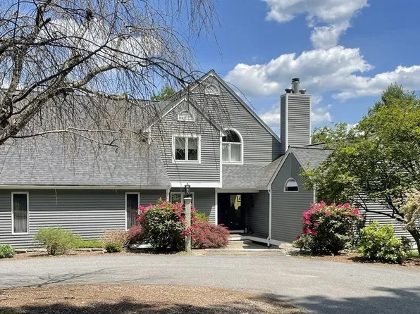 212 West St, Douglas, MA 01516