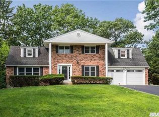 100 Wichard Blvd, Commack, NY 11725