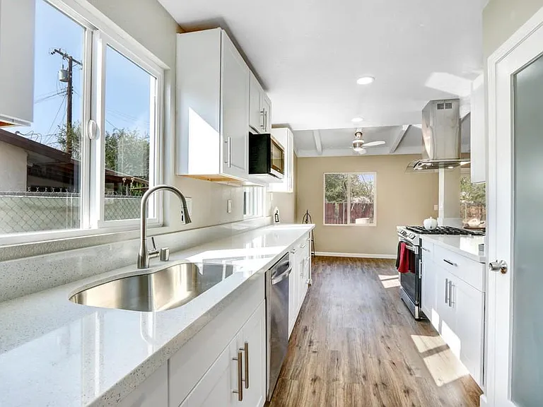 713 W Avenue H #10 — Photo 6