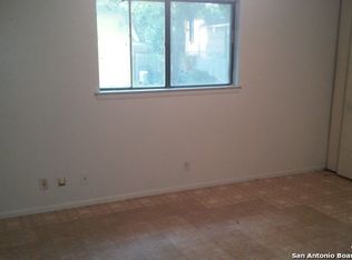 6619 Flaming Oak St, San Antonio, TX 78227