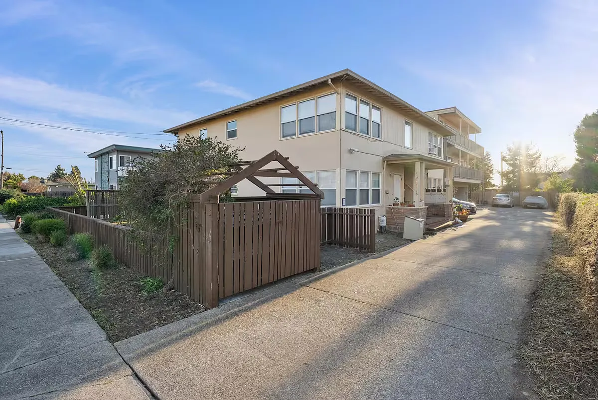 1 bed, 625 sqft, $2,200 — Photo 1