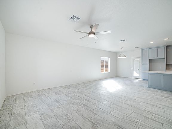 3rd image of 583 E Estrella Dr