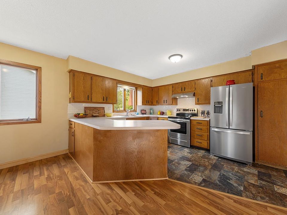 1st image of 912 Summerfield Dr