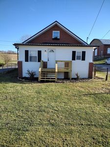 103 E Baumgardner Ave, Rural Retreat, VA, 24368
