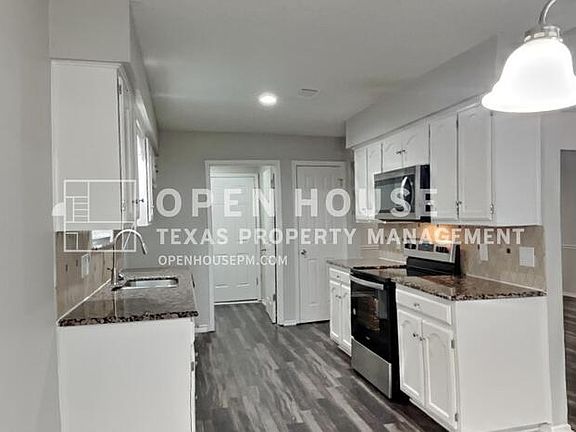 5th image of 2329 Lucas Dr