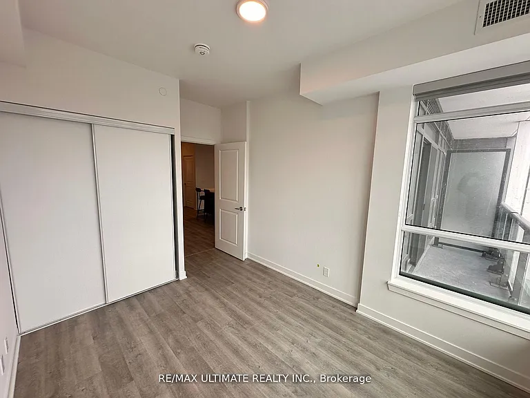 30 Upper Mall Way #1701A — Photo 14