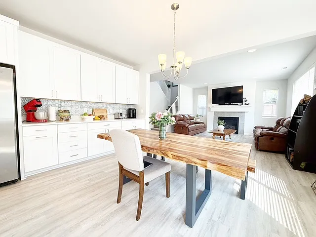 740 SE Nordmann Loop — Photo 23