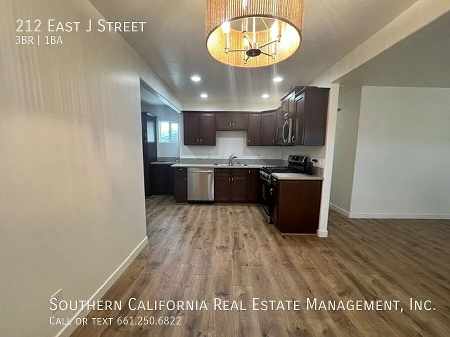 3 bed, 930 sqft, $1,900 — Photo 4