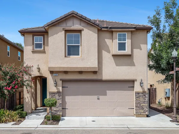1324 Royalty Way, Clovis, CA 93619