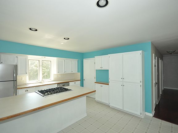 4th image of 4835 W Parkland Ave