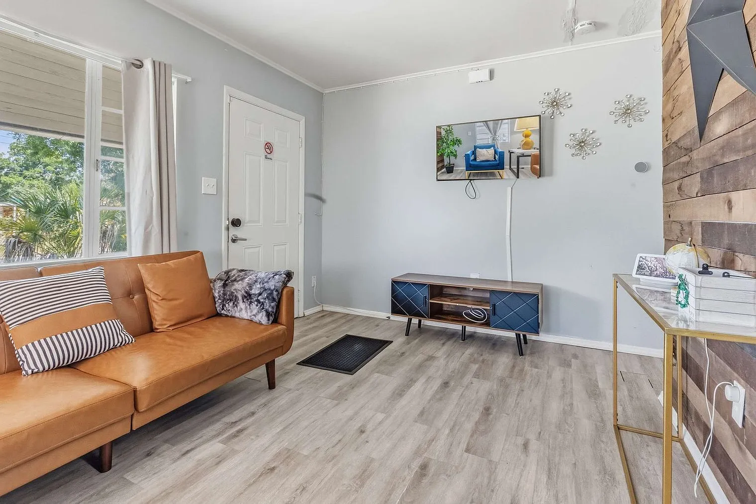 2 bed, 1.0 bath, 990 sqft, $1,800 — Photo 4