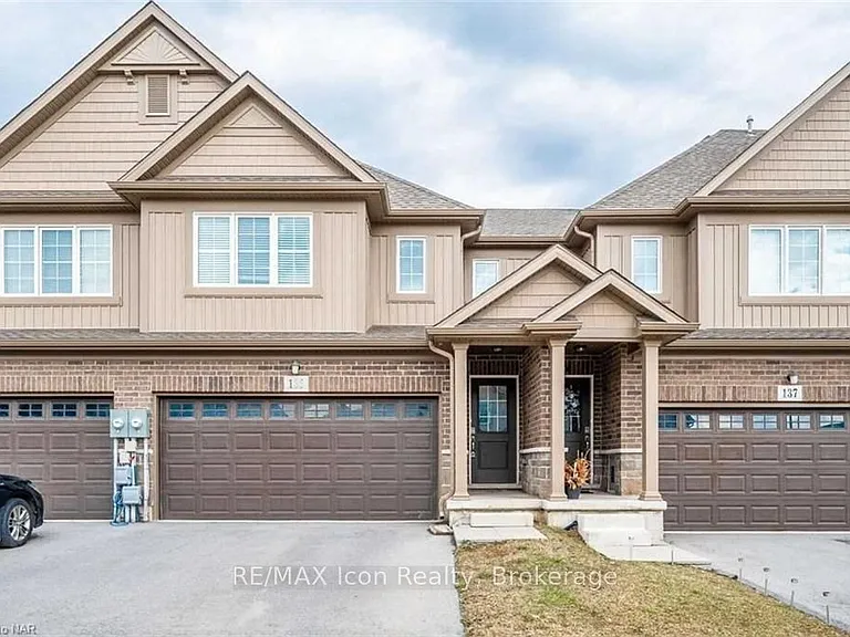 135 Acacia Rd — Photo 1