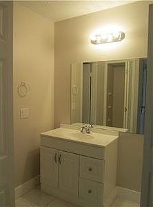 4th image of 430 Lakeview Dr APT 204