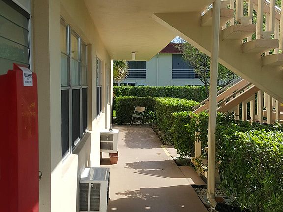 2nd image of 7 Dorchester
