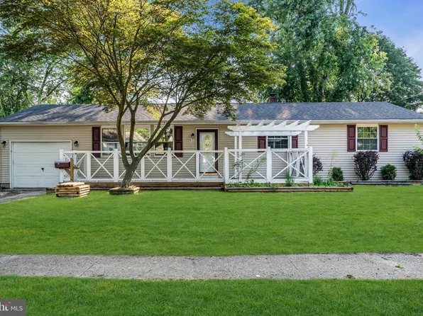 3 Estate Rd, Pemberton, NJ 08068