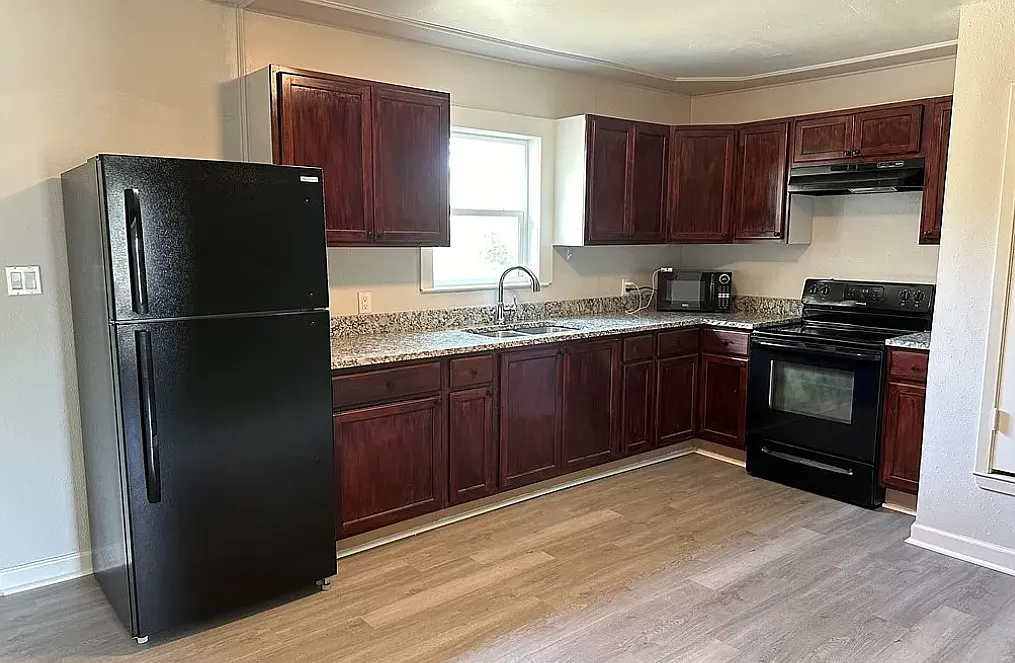 2 bed, 920 sqft, $1,200 — Photo 4
