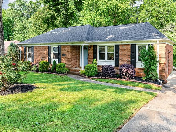 2nd image of 4924 Farm Pond Ln