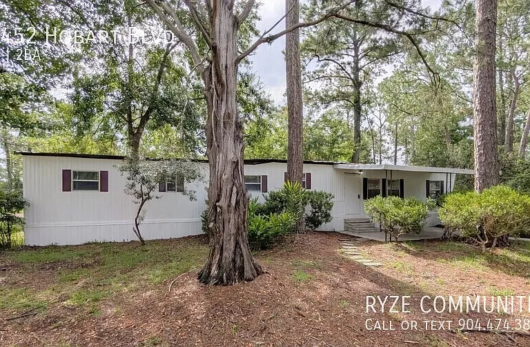 11452 Hobart Blvd — Photo 3