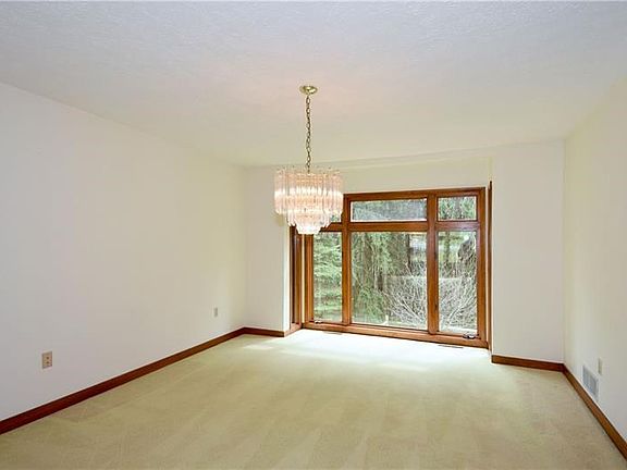 5th image of 10003 Parkland Dr