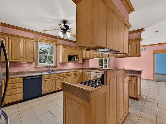 4th image of 646 S Country Estates Ln