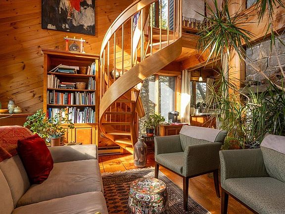 4th image of 31 Schaefer Lane