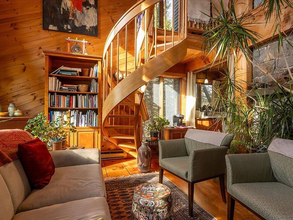 1st image of 31 Schaefer Lane