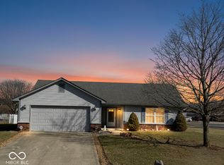 901 Peony Ln, Fortville, IN 46040