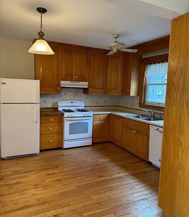 1st image of 15 Summer St #1