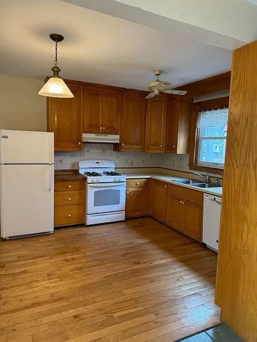 15 Summer St Photo 1
