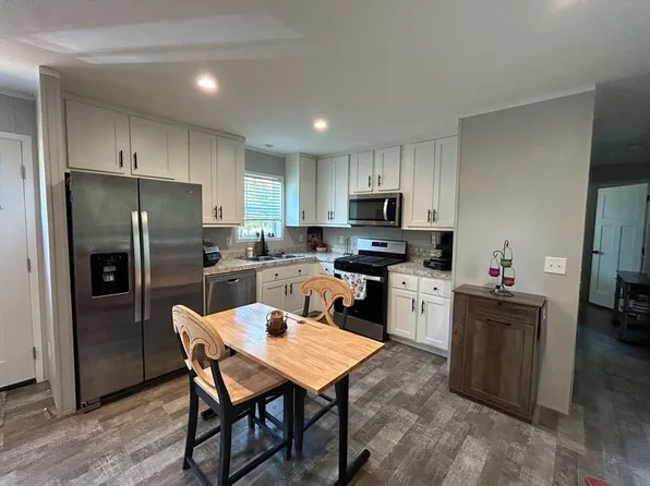 41 Longboat Dr, West Wareham, MA 02576