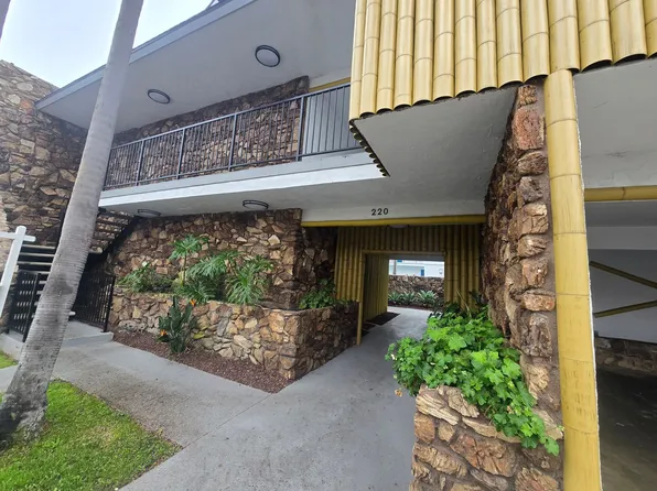 220 12th St APT 8, Huntington Beach, CA 92648