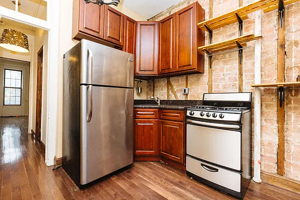 Rented by RBM Management | media 18