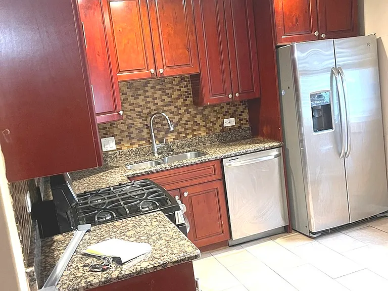 1240 W Farwell Ave #3 — Photo 2
