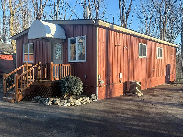 8770 Chippawa Creek Rd #5 — Photo 2