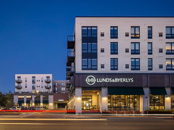 3rd image of 4720 Longfellow Ave #3594795