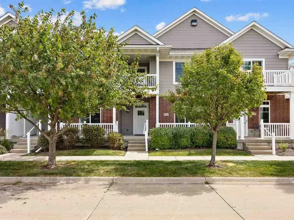 458 Charlotte Ln, Iowa City, IA 52245