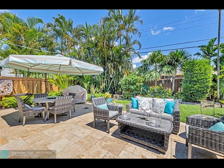 257 Allenwood Dr — Photo 4