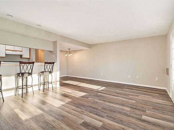 4th image of 1449 Heatherwood Ln #3