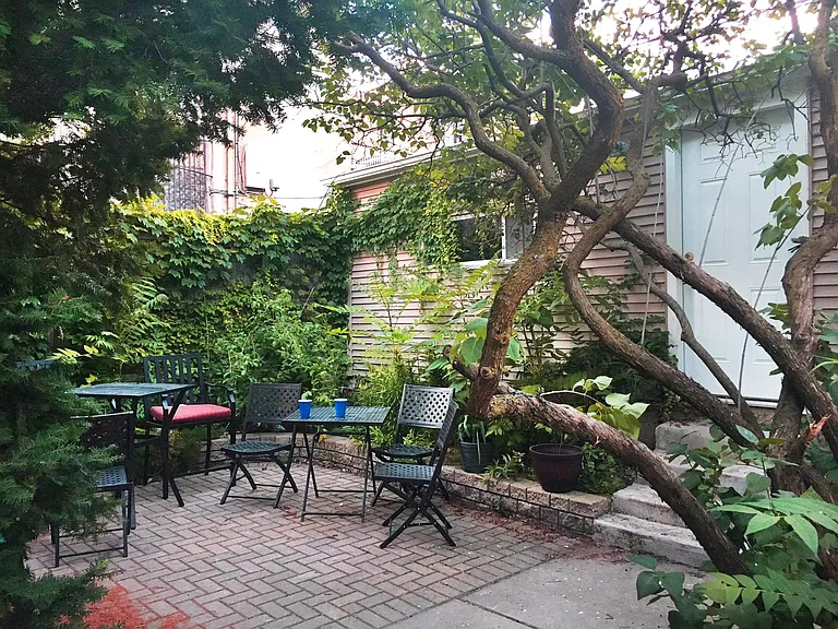 2345 N Bosworth Ave #1R — Photo 19